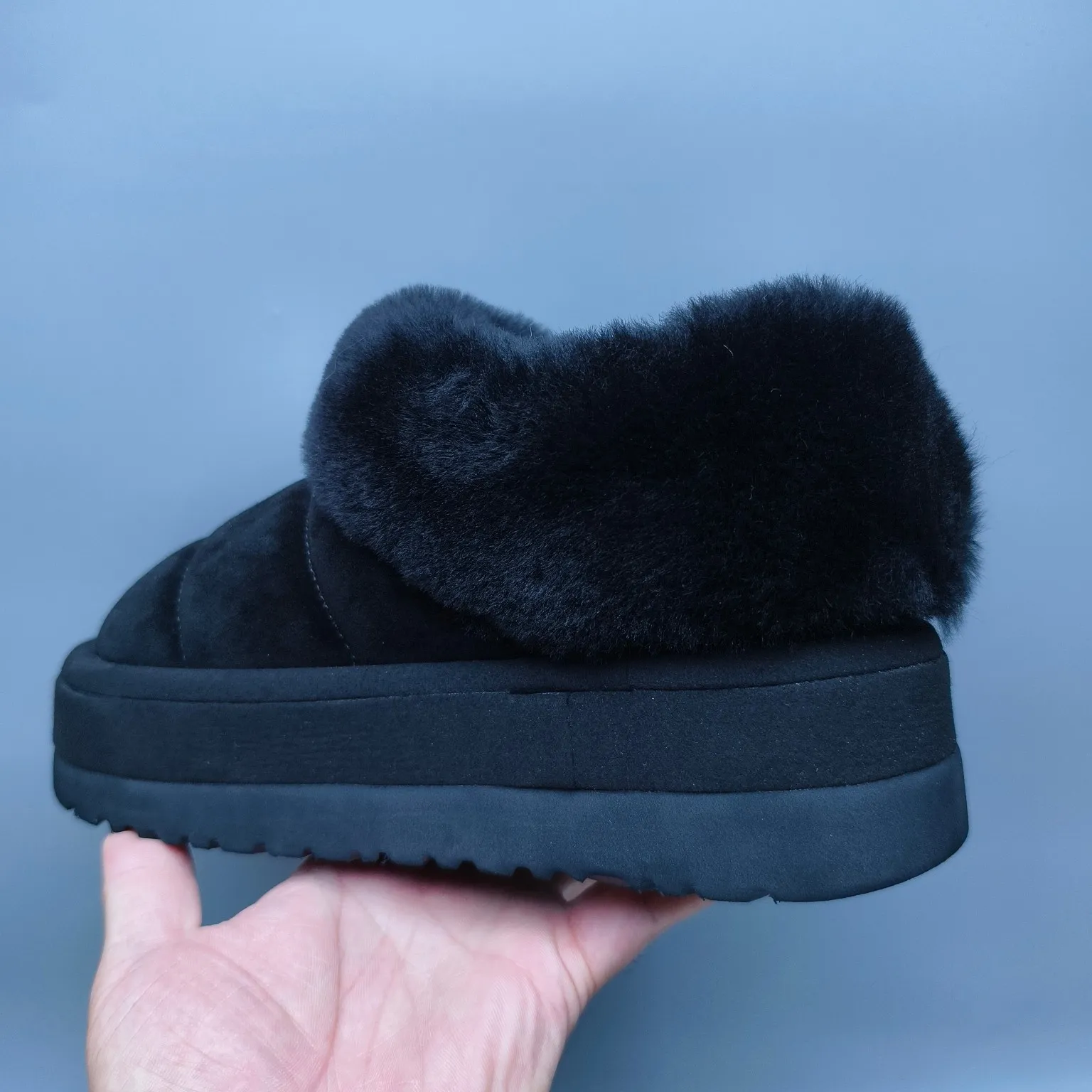 💰600 UGG sheepskin one-piece snow boots 6390 thick-soled slip-on casual shoes Color: Maroon Black Chocolate Size: 35-41